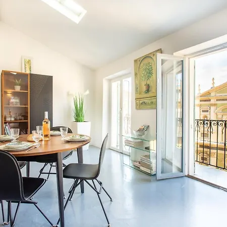 Ross 5- F2, Lumineux, Balcon, Loft, Clim, Vieux-nice *