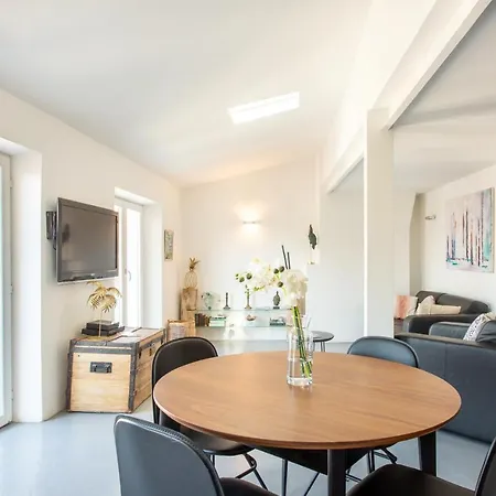Ross 5- F2, Lumineux, Balcon, Loft, Clim, Vieux-nice