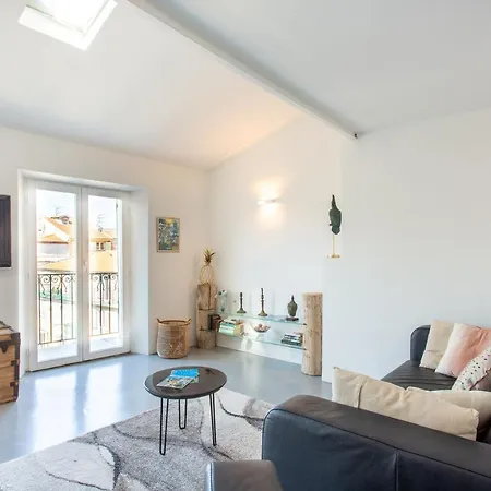 Ross 5- F2, Lumineux, Balcon, Loft, Clim, Vieux-nice * Nice