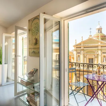 Apartment Ross 5- F2, Lumineux, Balcon, Loft, Clim, Vieux-nice *