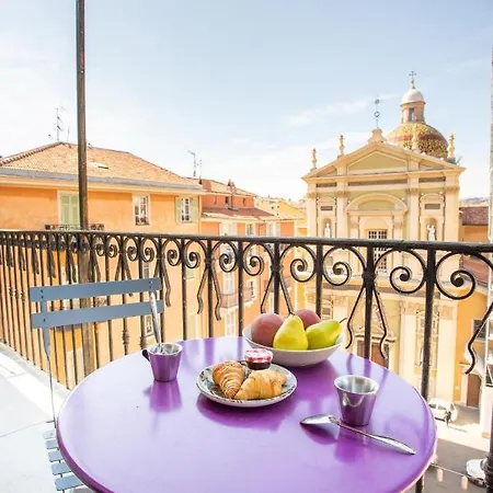 Apartment Ross 5- F2, Lumineux, Balcon, Loft, Clim, Vieux-nice Nice