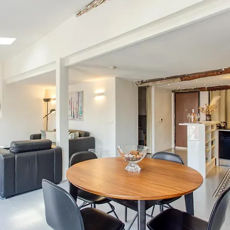 Ross 5- F2, Lumineux, Balcon, Loft, Clim, Vieux-nice Apartment