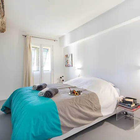 Ross 5- F2, Lumineux, Balcon, Loft, Clim, Vieux-nice Apartment
