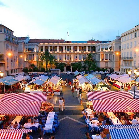 Ross 5- F2, Lumineux, Balcon, Loft, Clim, Vieux-nice 公寓 *
